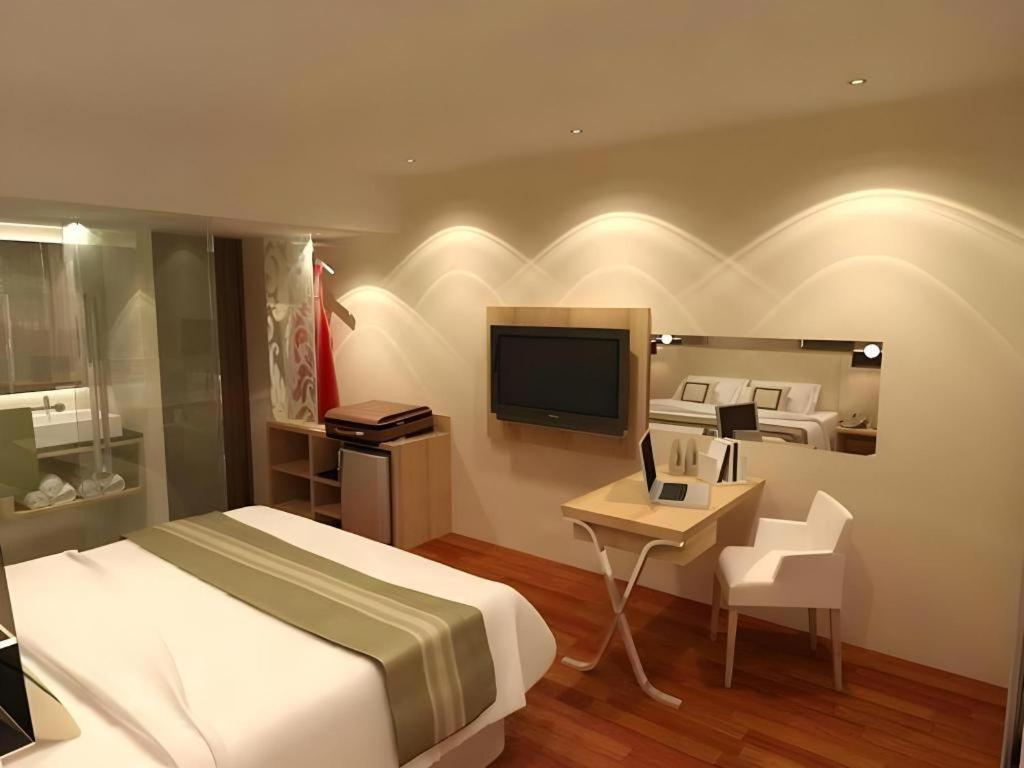 Horison Ultima Semarang Exterior foto