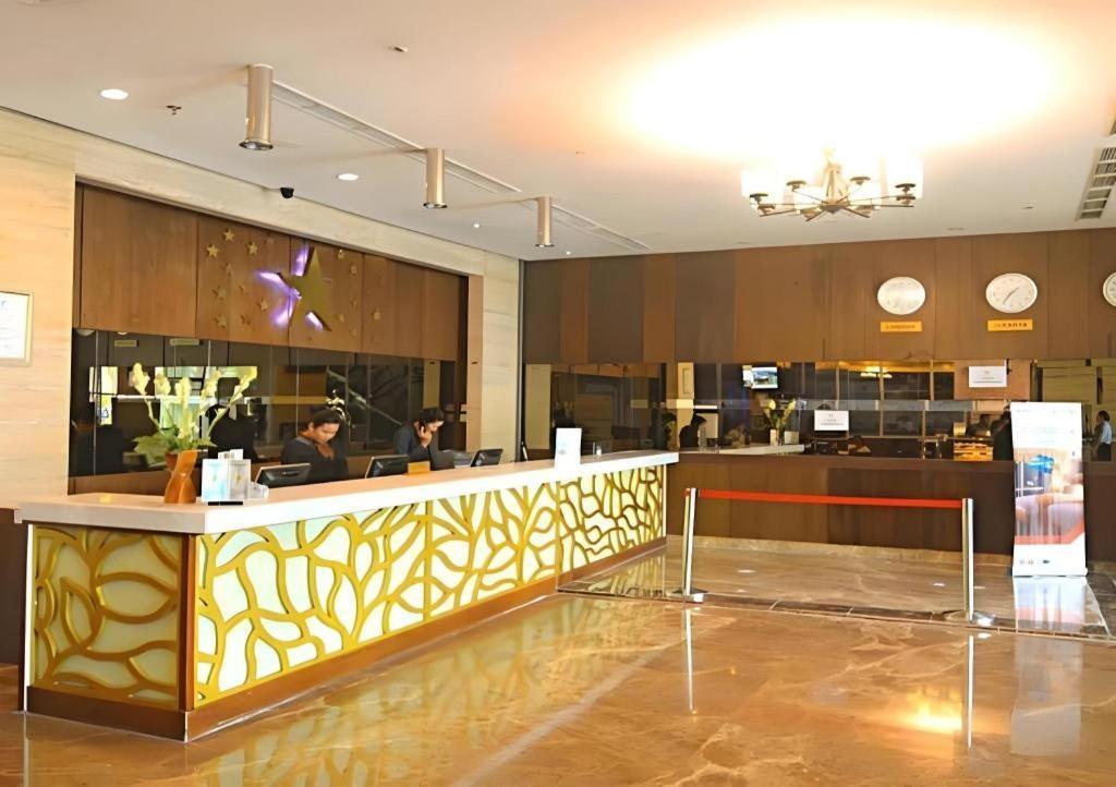 Horison Ultima Semarang Exterior foto